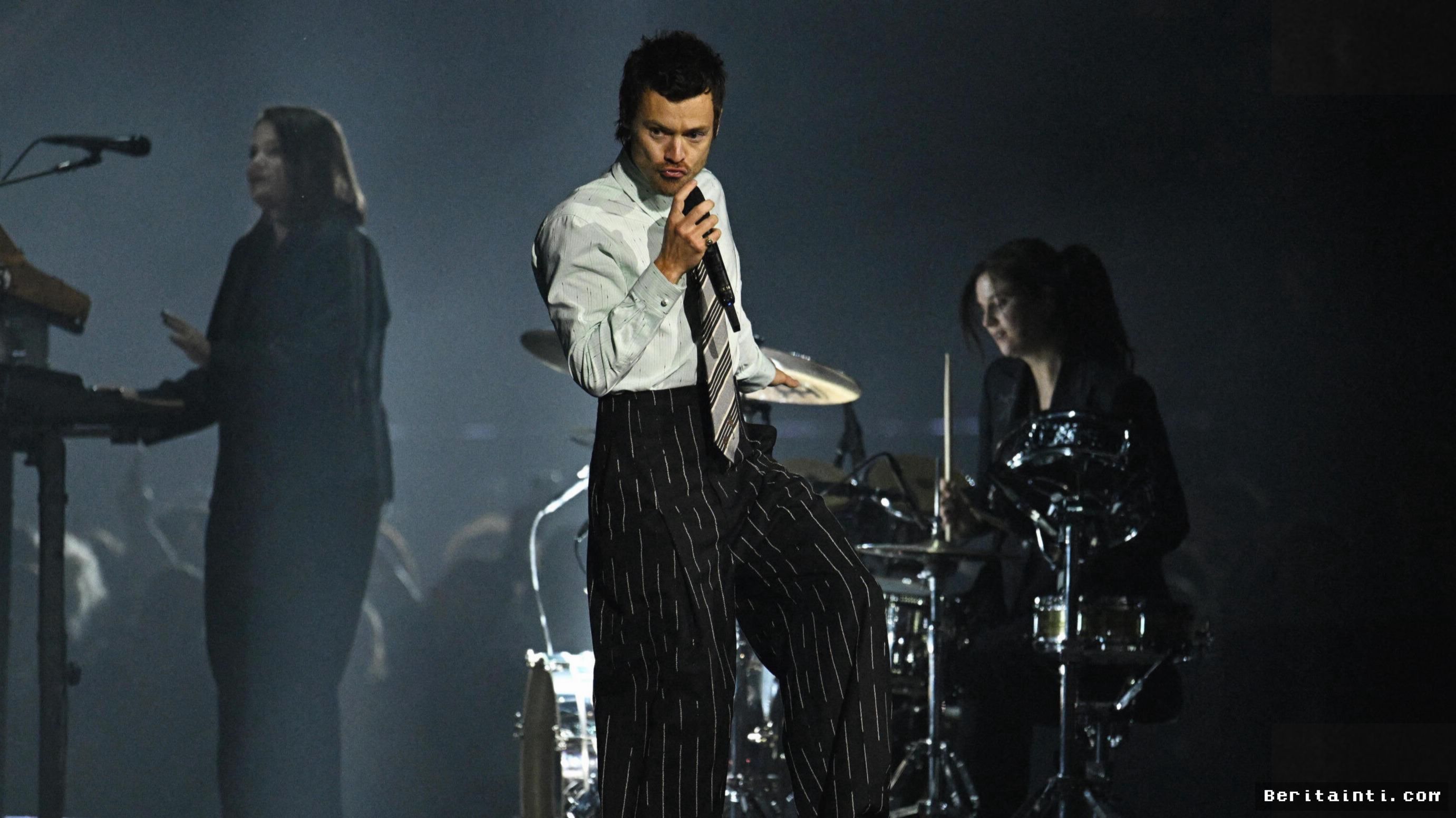 Harry Styles Umumkan Konser Tambahan di Prancis Selama Dua Hari