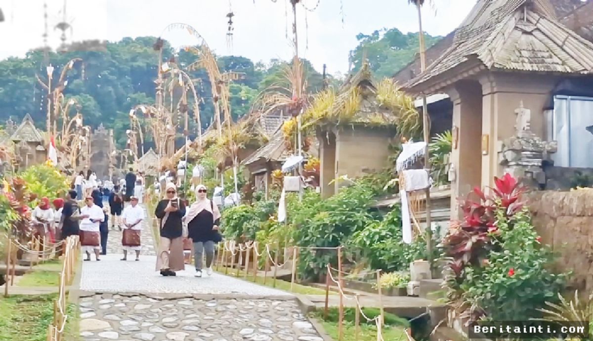 Kunjungan Wisatawan ke Desa Penglipuran Anjlok 50 Persen