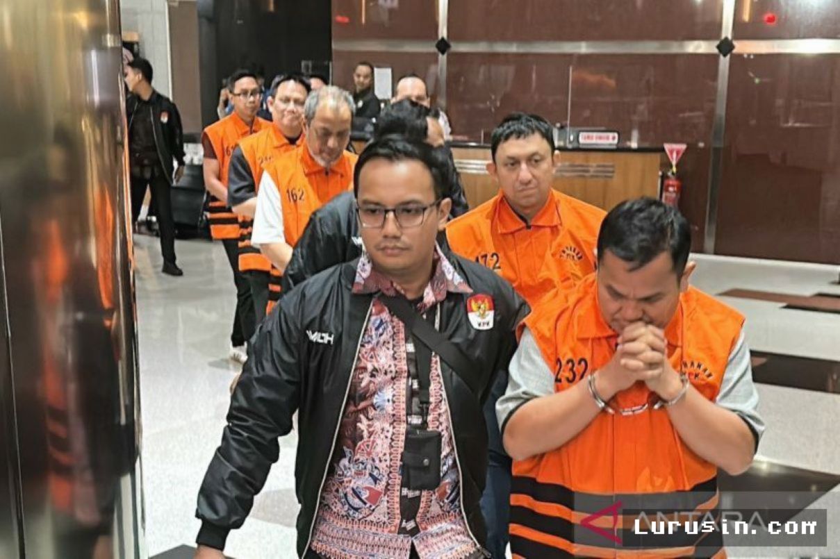 KPK Tahan Politikus Golkar Fahd Arafiq dan Presdir Summarecon Agung