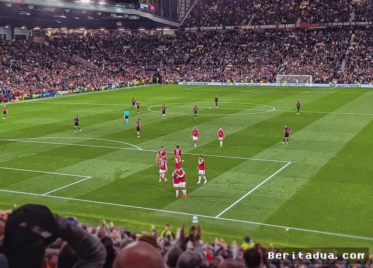 MANCHESTER — Badai Cedera Hantam Skuad Michael Carrick Jelang Lawan Brighton