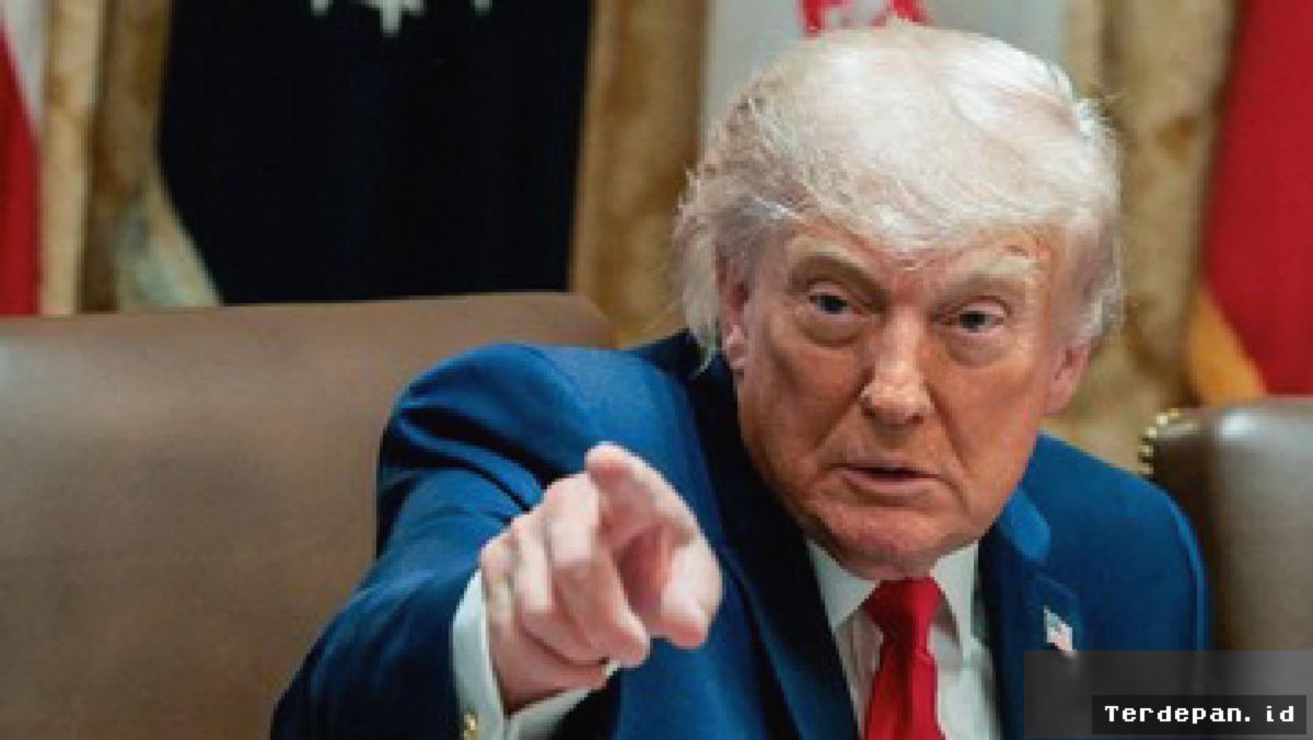 WASHINGTON — Trump Desak The Fed Pangkas Suku Bunga Hingga 1 Persen