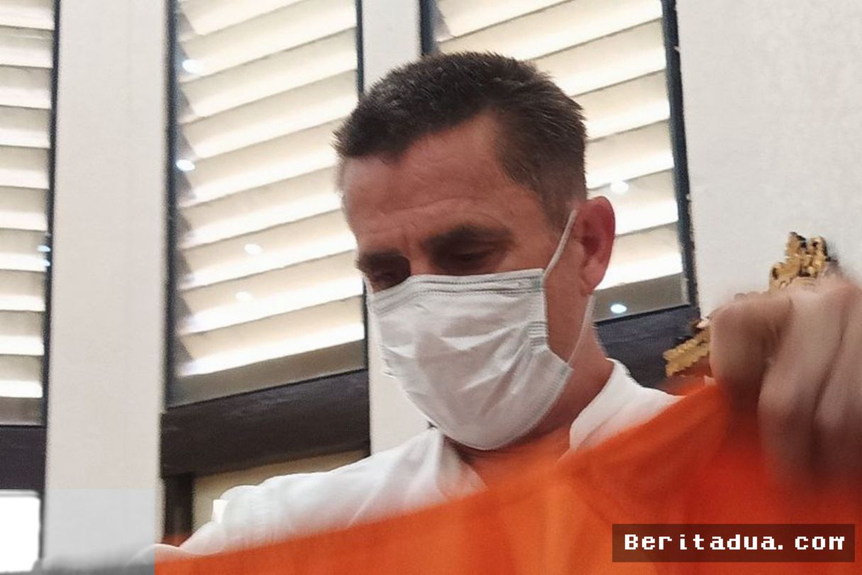 DENPASAR — WNA Australia Melawan Usai Dituntut Dua Tahun Penjara