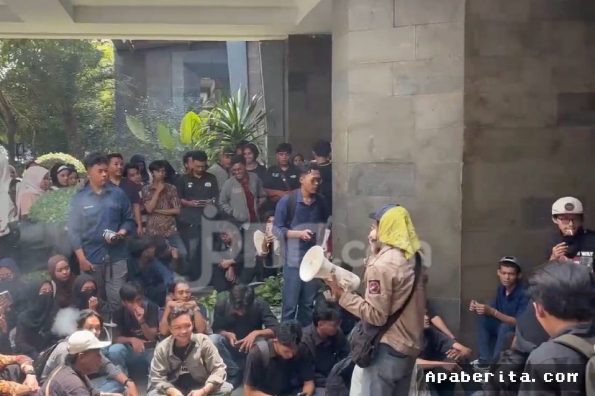 UINSA Surabaya Buka Suara Terkait Demo Penolakan Rektor Dua Periode