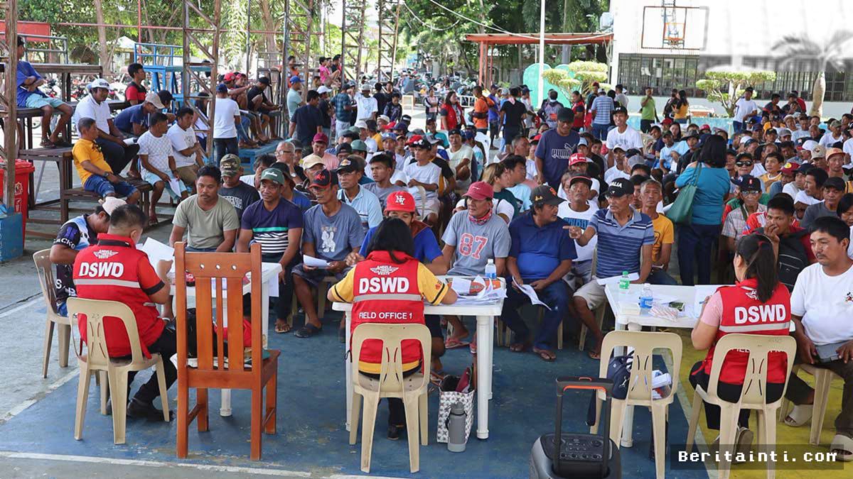 FILIPINA — 500 Nelayan Ilocos Sur Terima Bantuan Modal Usaha