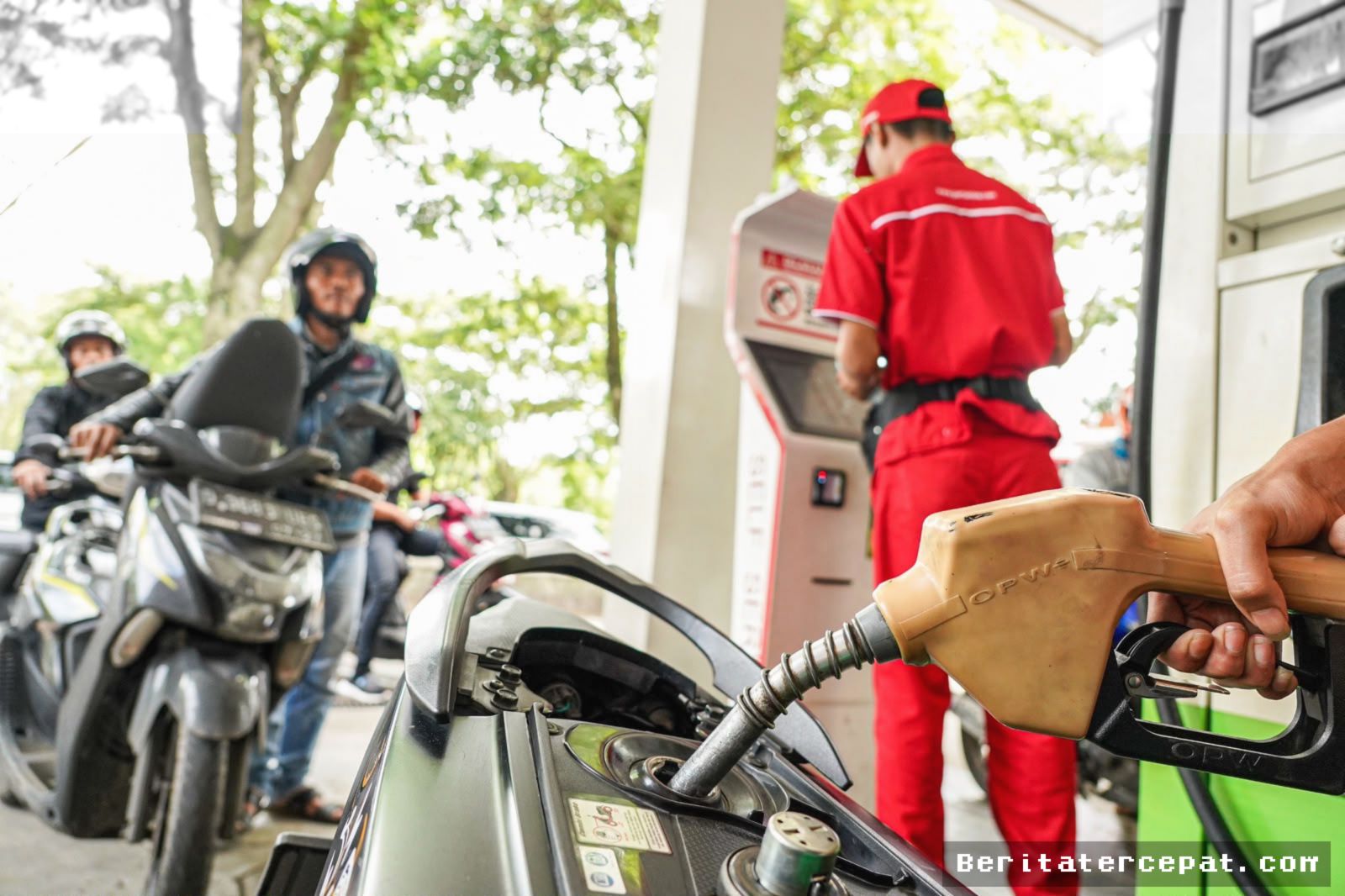 MAKASSAR — Pertamina Siapkan Tiga SPBU Modular Urai Antrean BBM