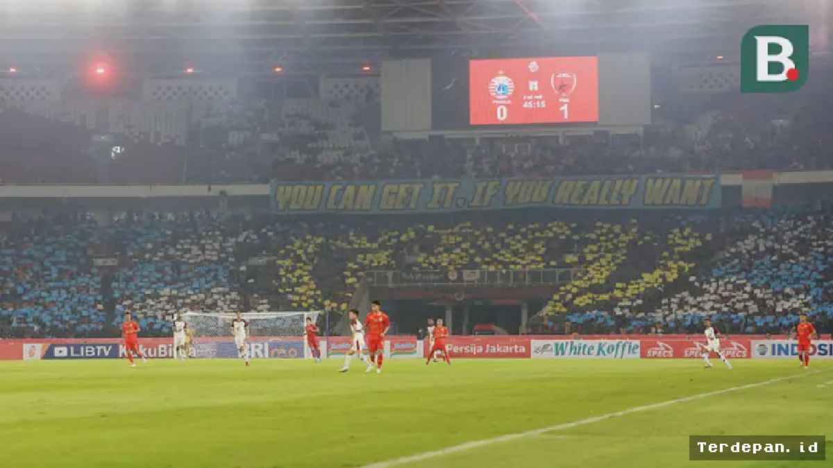 JAKARTA — Jakmania Suguhkan Koreografi Megah saat Persija Jamu PSM