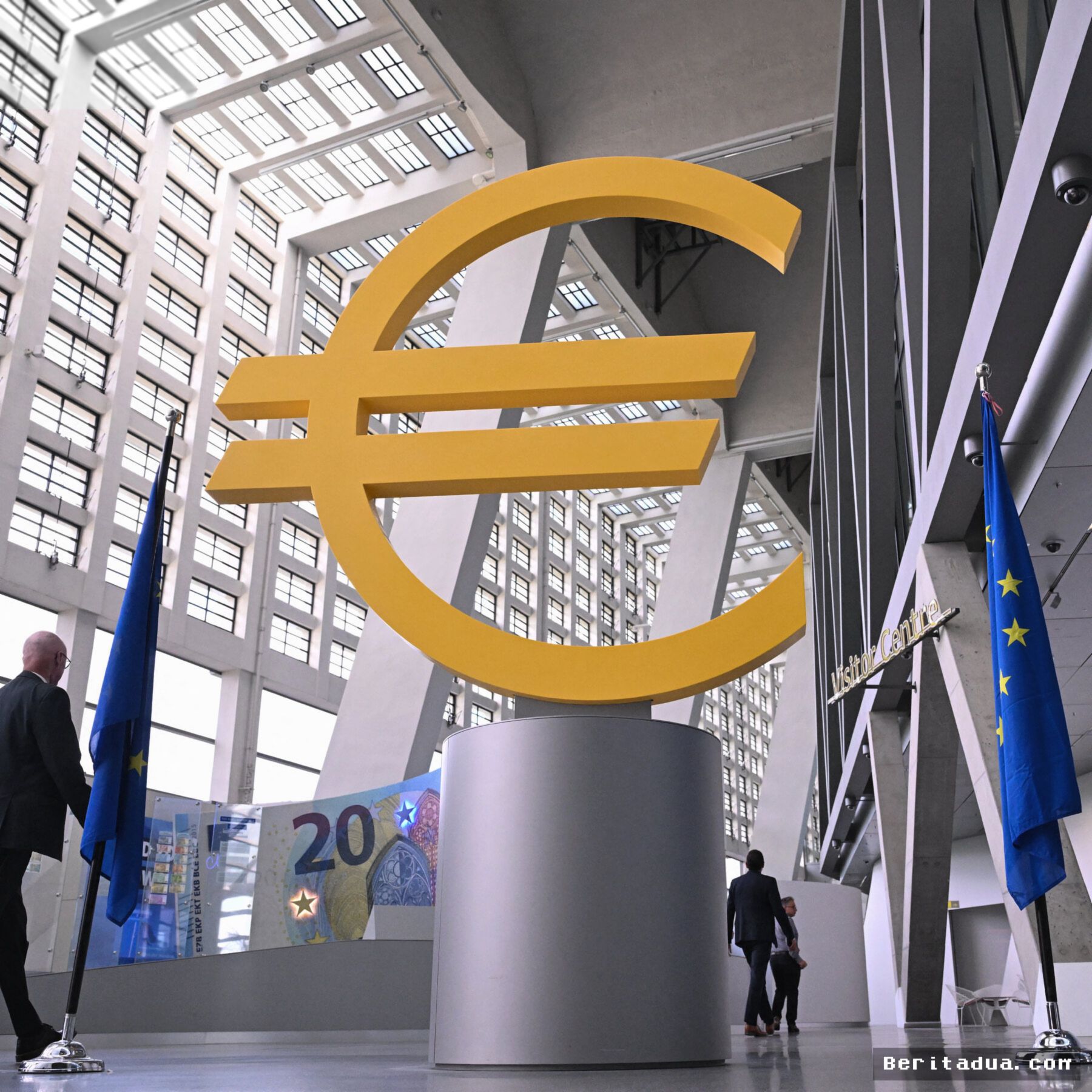 FRANKFURT — Bank Sentral Eropa Naikkan Suku Bunga Redam Inflasi