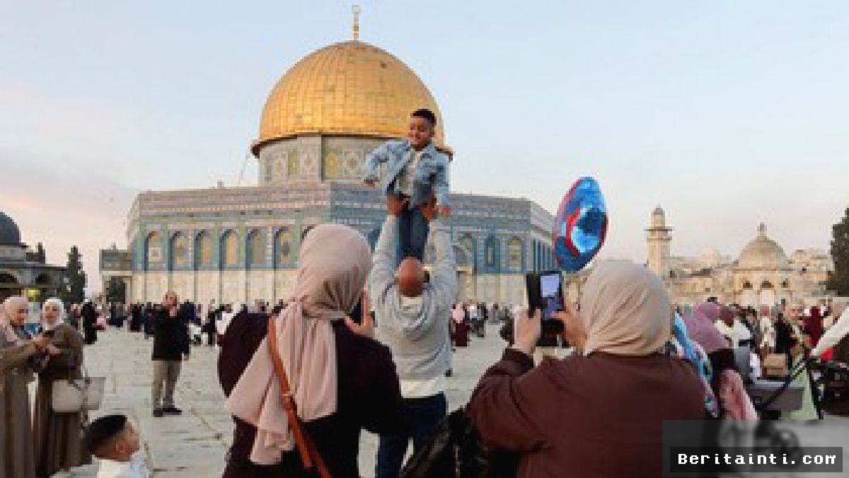 Israel Terbitkan 800 Perintah Pengusiran Warga Palestina dari Al-Aqsa