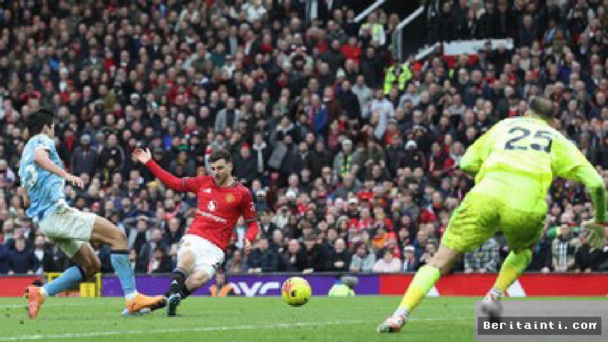 MANCHESTER — Manchester United Tantang Manchester City dalam Duel Sengit