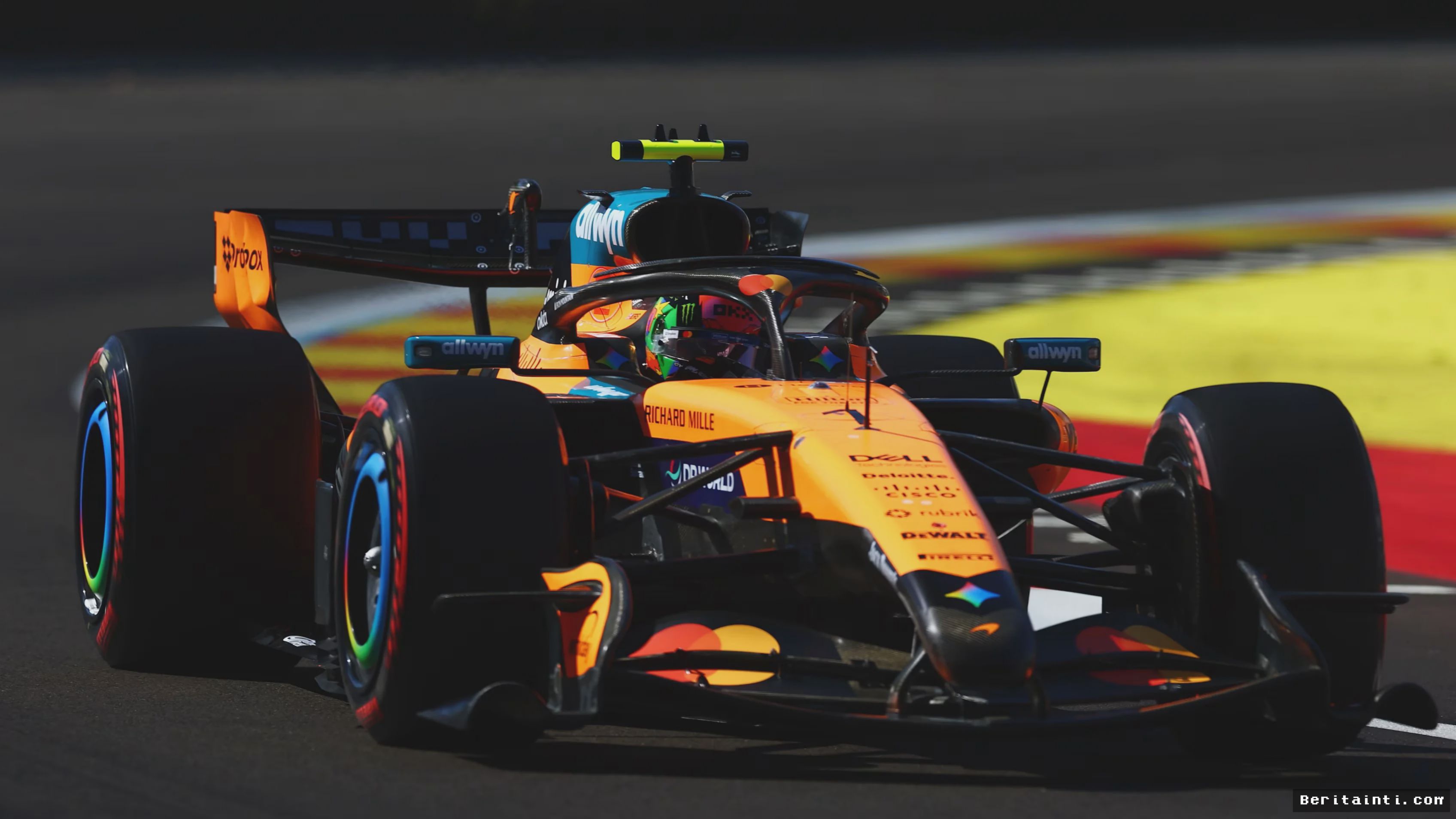 Lando Norris Sabet Pole Position Perdana GP Spanyol di Madrid