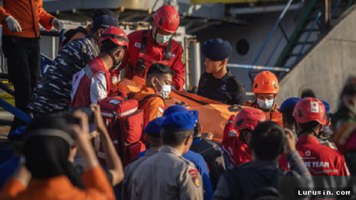 Laut Jawa — KM Virgo Transport 8 Terbalik, 129 Orang Hilang