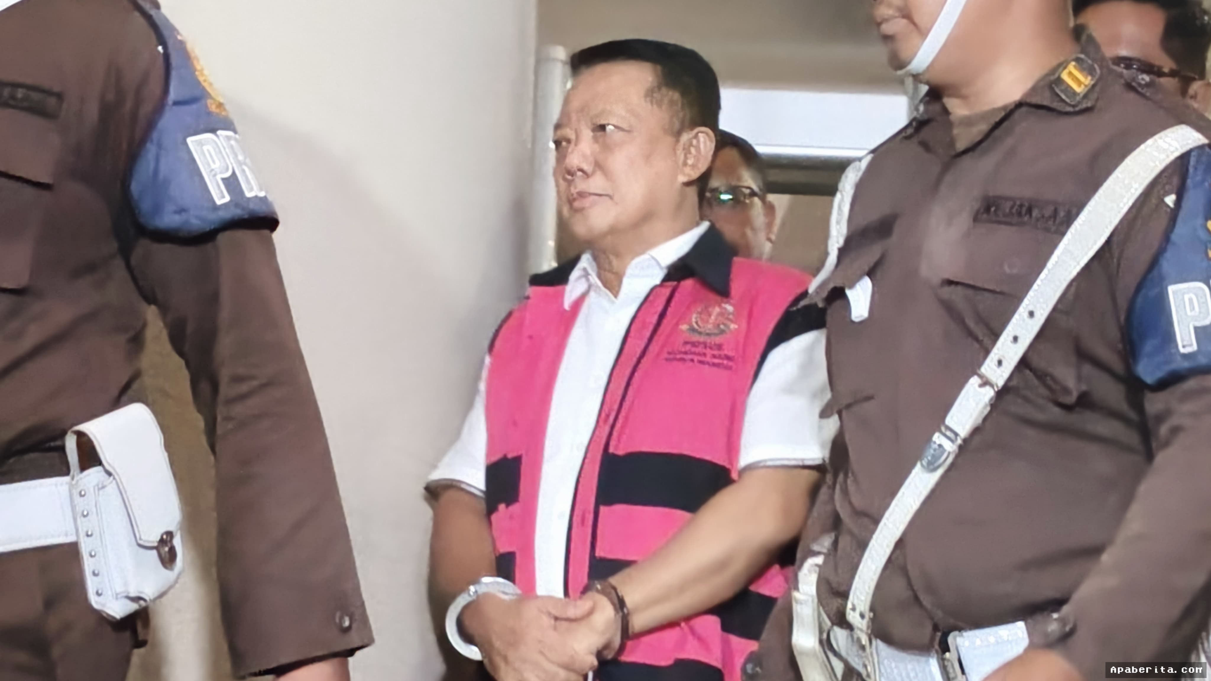 Kejagung Limpahkan Berkas Eks Jampidsus Febrie ke Kejari Jaksel