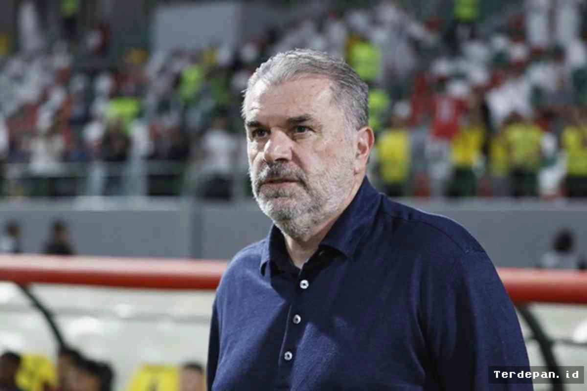 Postecoglou Pasang Badan Bela Ronaldo Usai Al Nassr Tumbang