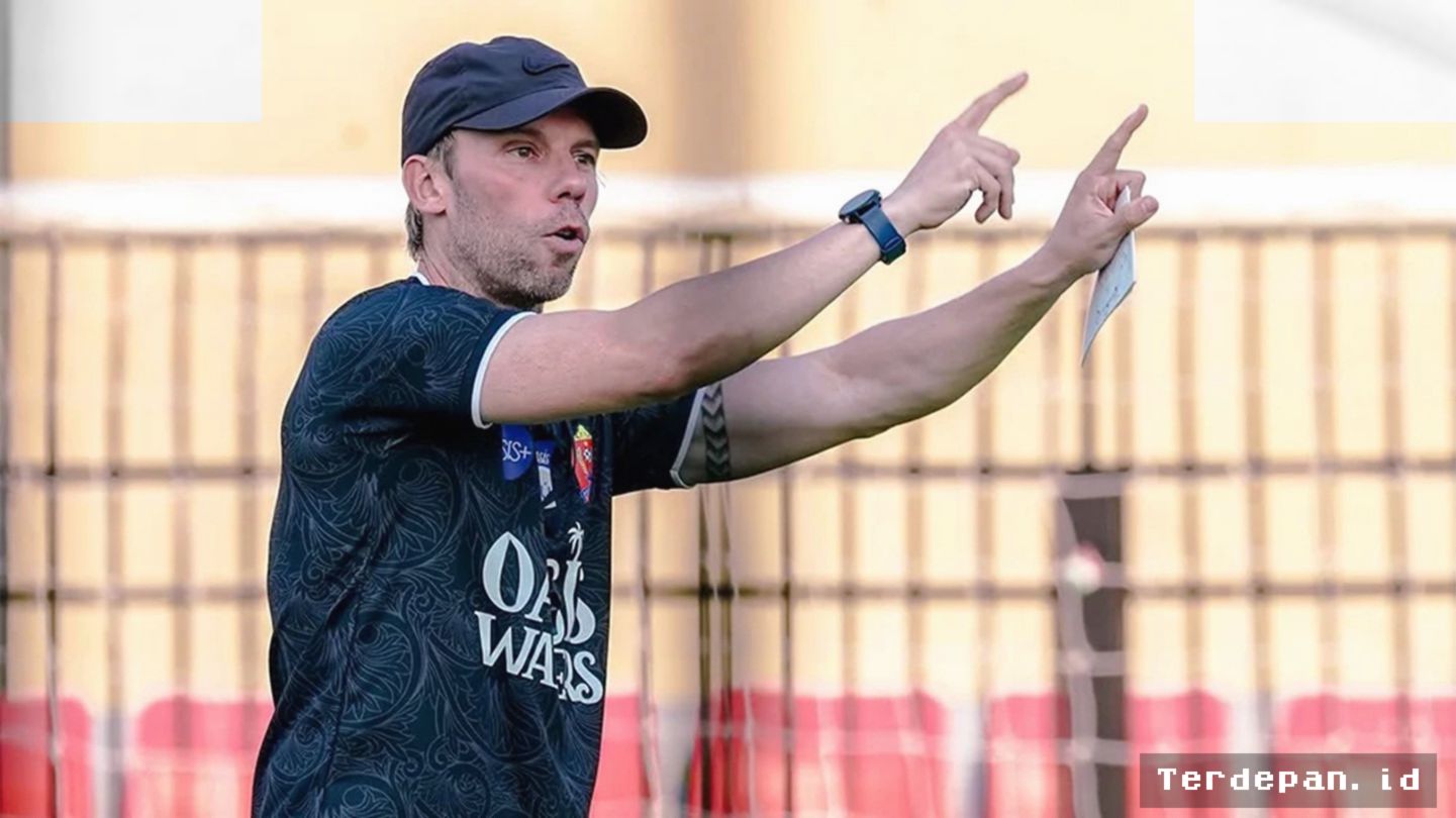 Jepara — Persijap Resmi Memecat Pelatih Juan Cortes di Pekan Ketiga