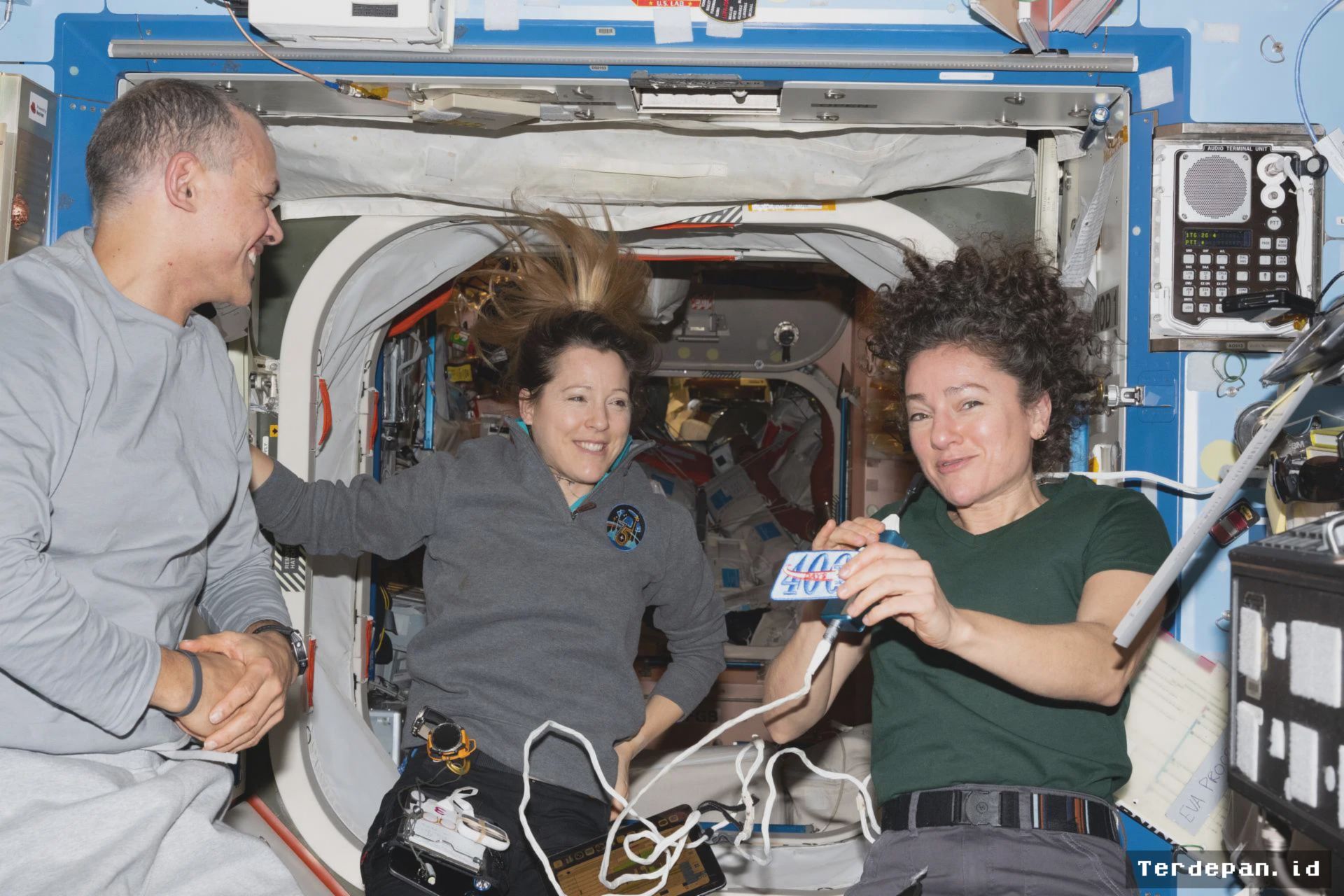 ISS — Astronaut Teliti Aliran Darah dan Material Ekstrem 2.000 Celsius