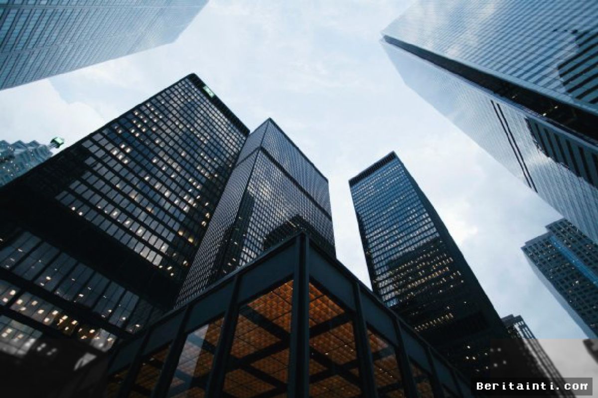 OJK Cabut Izin Operasional 13 Bank Per September 2026