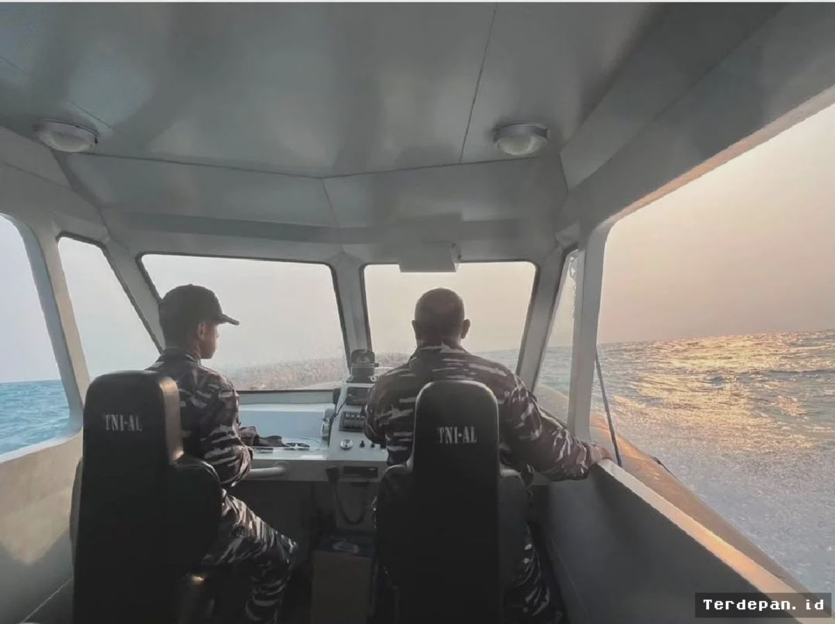 JAKARTA — Prabowo Perintahkan TNI AL Cari Jurnalis Hilang di Selat Sunda