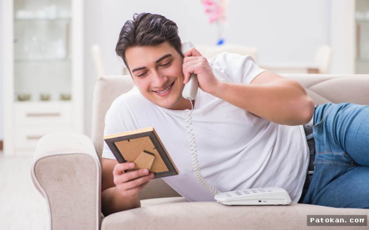 Gen Z Tinggalkan Sapaan Halo Saat Telepon Demi Hindari Penipuan AI