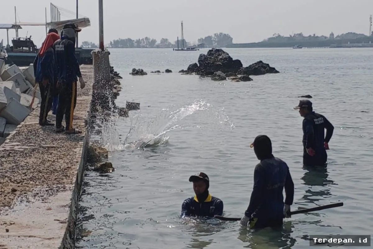 Pemkab Kepulauan Seribu Bangun Tanggul Cegah Abrasi Pantai