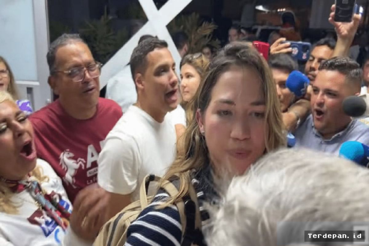 Venezuela Bergolak: Massa Tuntut Machado Pulang dan Pilpres Segera Digelar