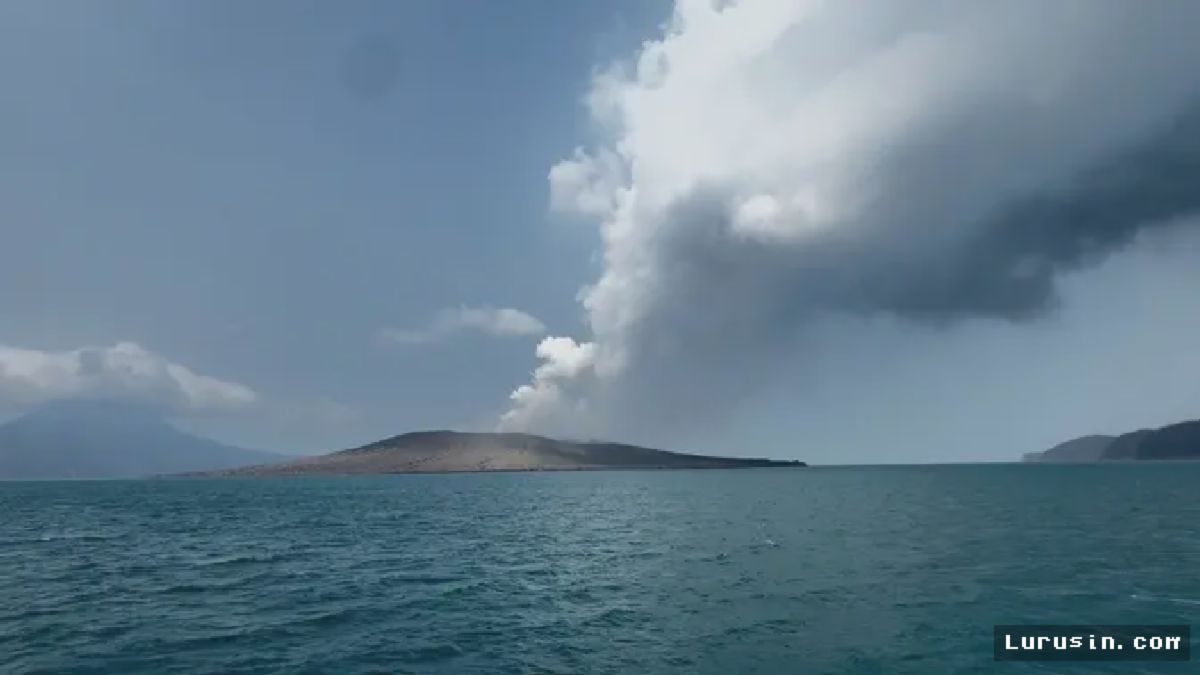 Gunung Anak Krakatau Erupsi Lagi, PVMBG Imbau Waspadai Radius Bahaya