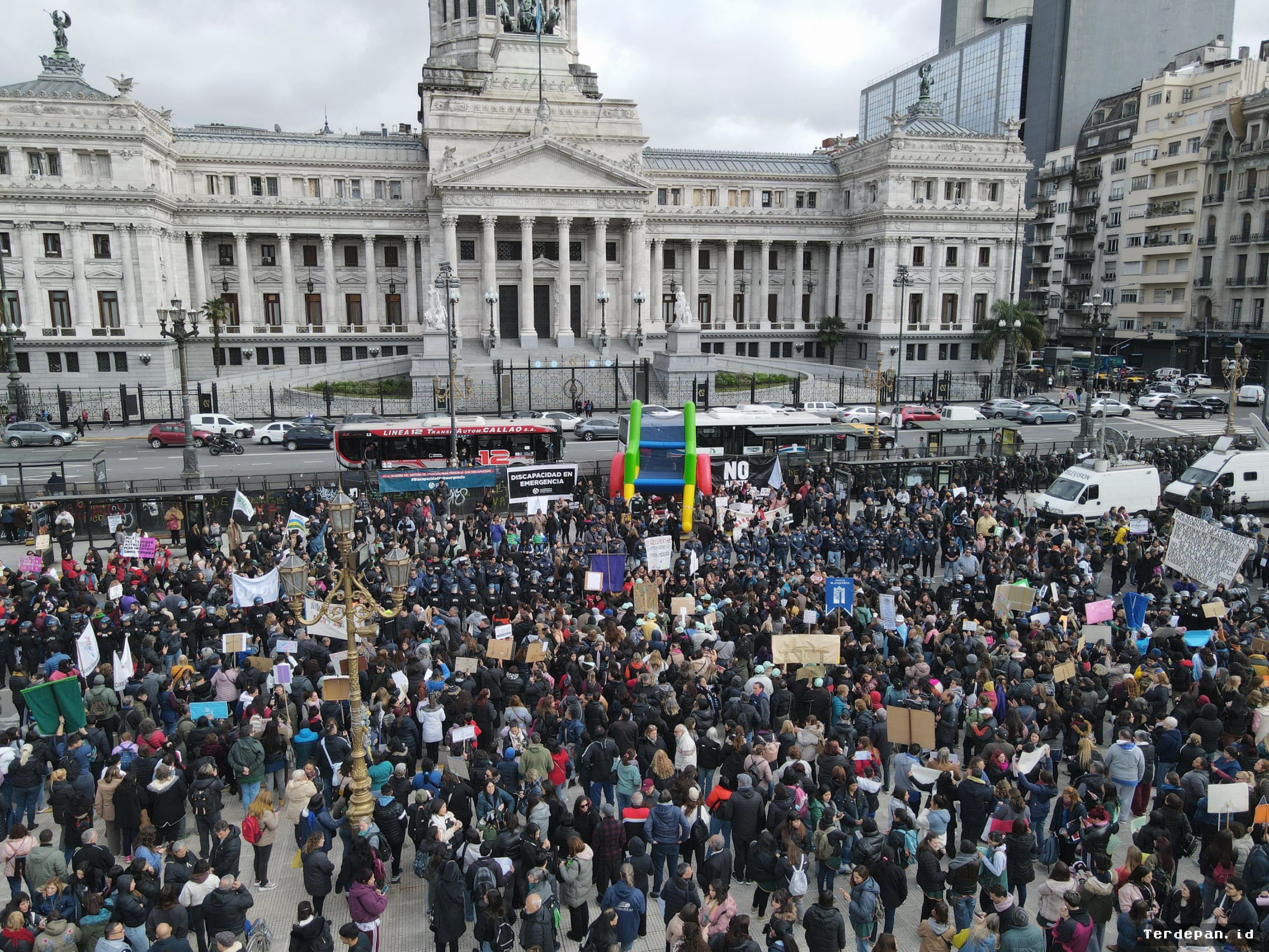 BUENOS AIRES — Forum Disabilitas Gelar Aksi Menuntut Perpanjangan UU Darurat