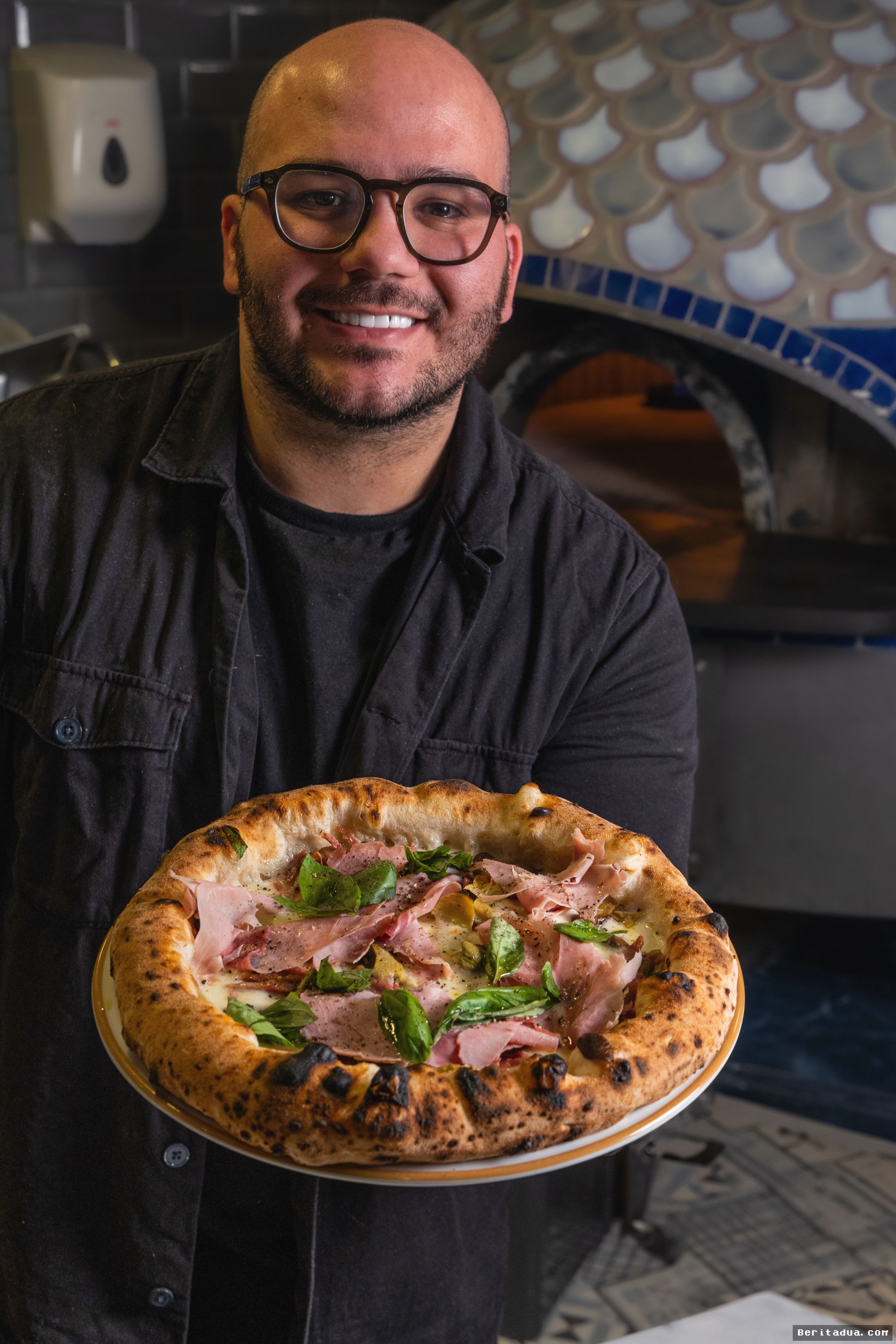 LONDRES — Napoli on the Road Sabet Gelar Pizzeria Terbaik Dunia