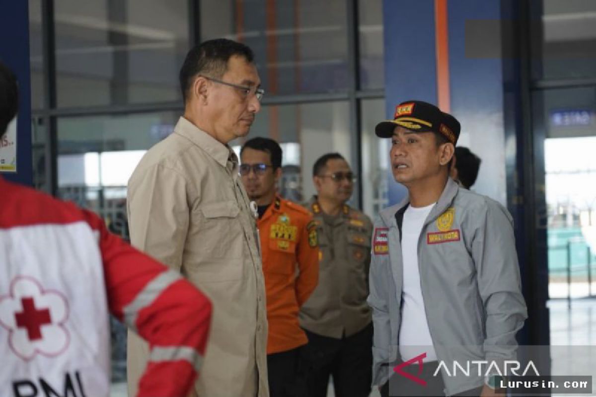Banjarmasin — Wali Kota Yamin Kawal Evakuasi Penumpang KM Virgo 8
