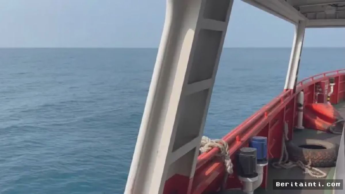 Selat Sunda — Tim SAR Sisir Kepulauan Cari Delapan Orang Hilang