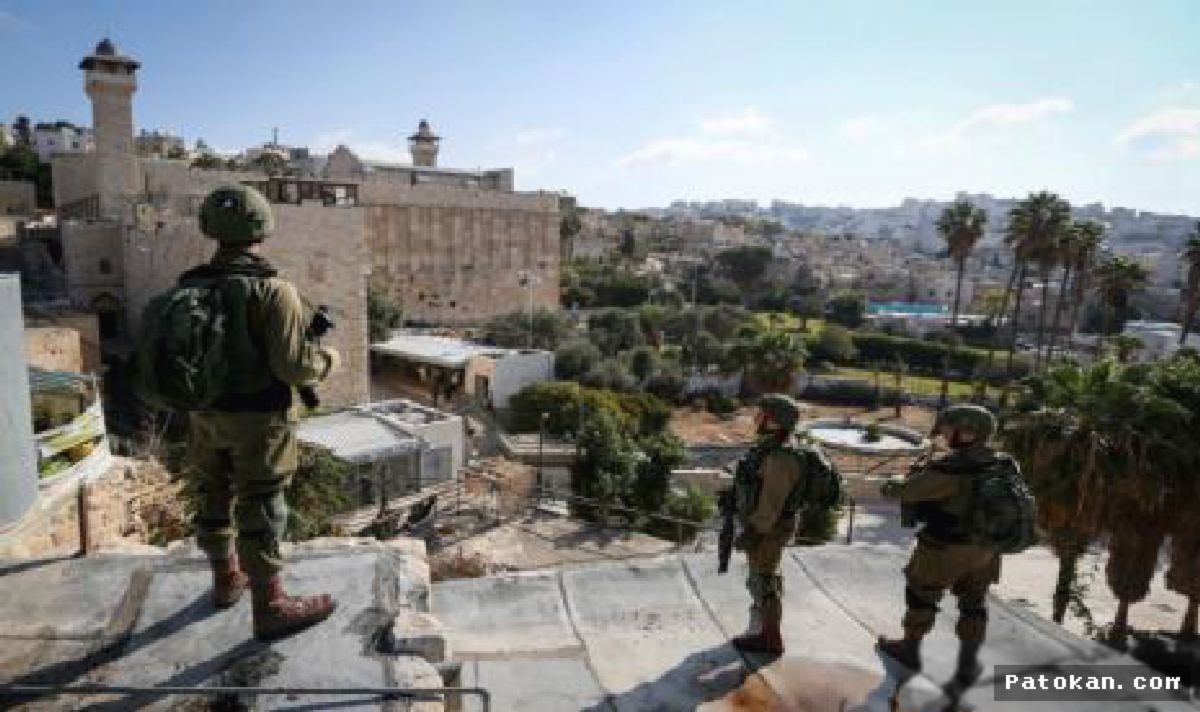 HEBRON — Pasukan Israel Tutup Masjid Ibrahimi dan Ganggu Sekolah