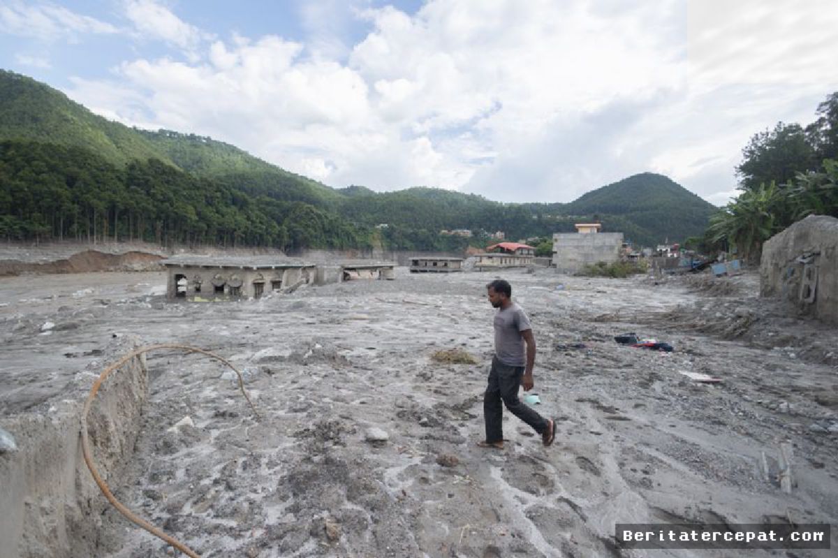 NEPAL — Perubahan Iklim Memicu Runtuhnya Gletser yang Menewaskan 1.400 Orang