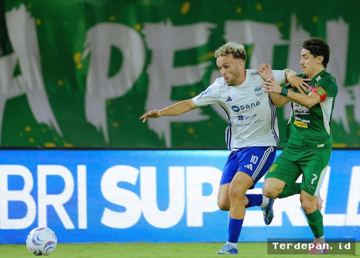 PSIM Takluk dari Persebaya, Van Gastel Soroti Kartu Merah Purzycki