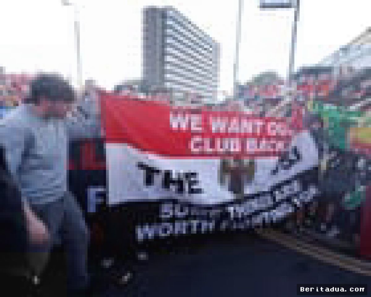 Derby Manchester Memanas, Tekanan Carrick Meningkat Jelang Hadapi City