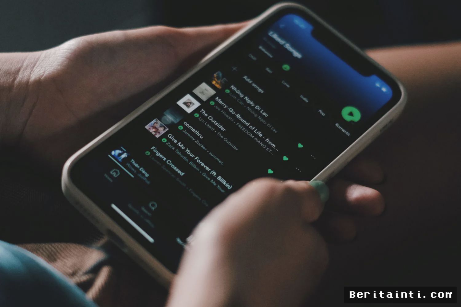 JAKARTA — Paparan Layar Ponsel Malam Hari Ganggu Kesehatan Otak