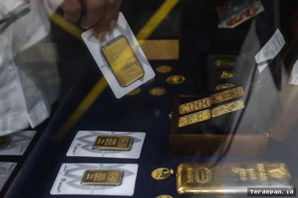 Harga Emas Antam Turun Tipis ke Rp2.602.000 per Gram