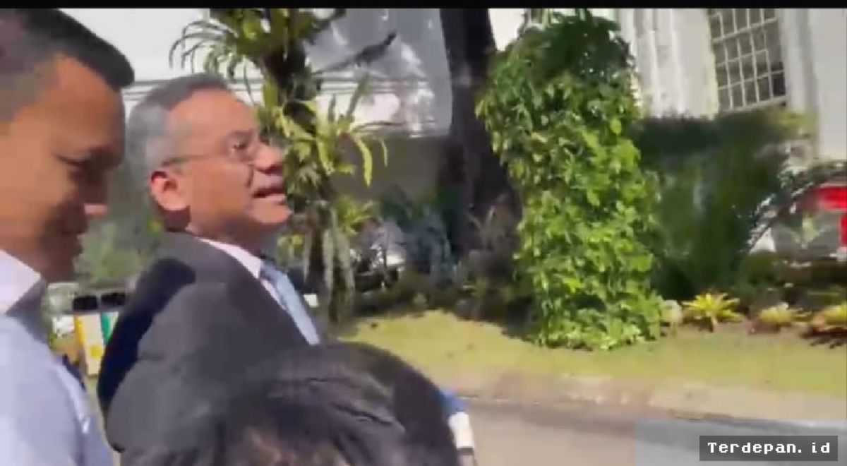 JAKARTA — Wamenkeu Suahasil Nazara Sambangi Istana di Tengah Isu Reshuffle