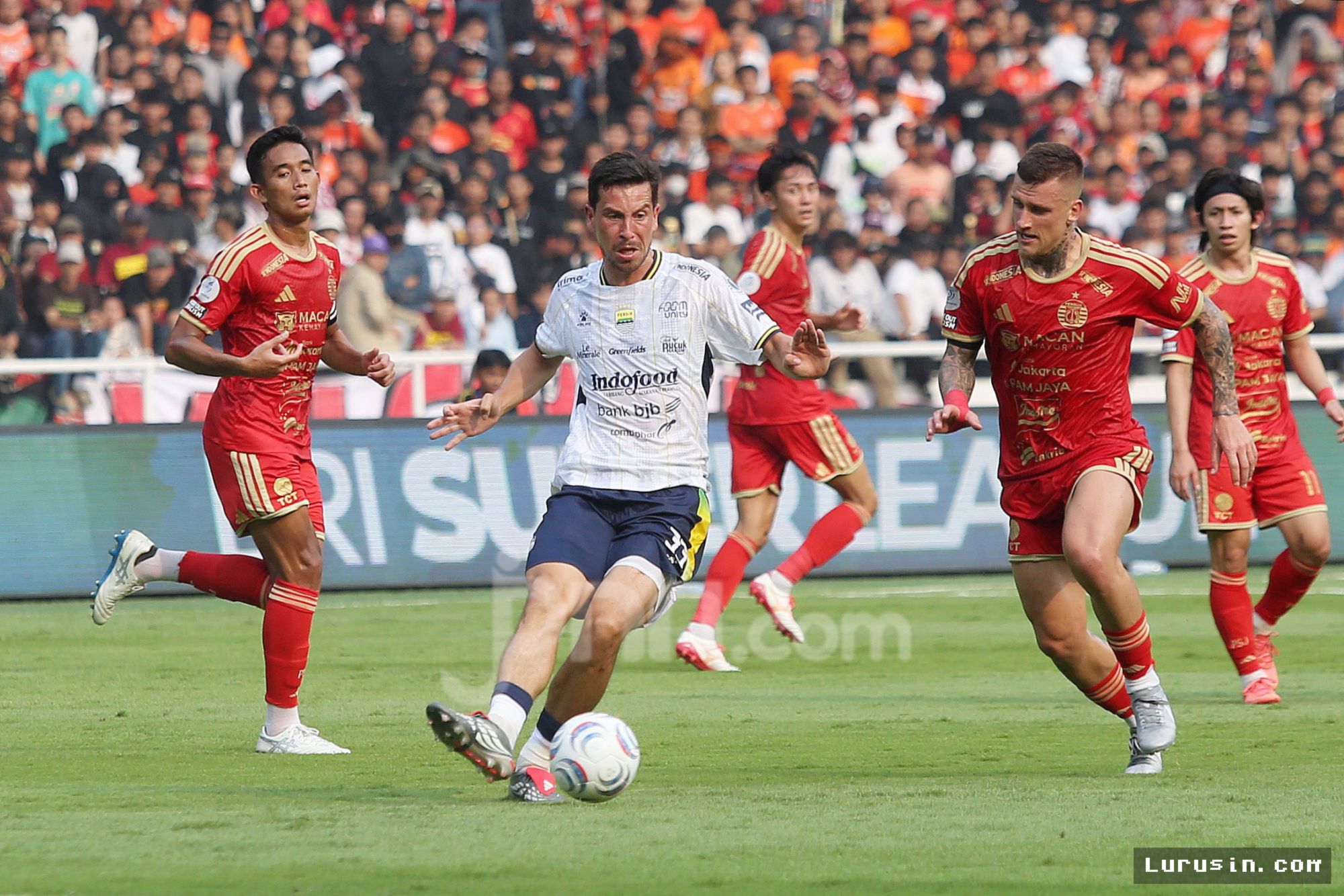 I League Usut Insiden Pelemparan Duel Persija vs Persib