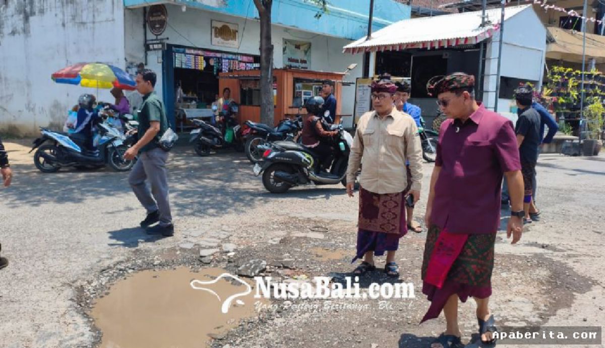 BULELENG — Pemkab Perkuat Konstruksi Jalan Pattimura Senilai Rp2 Miliar
