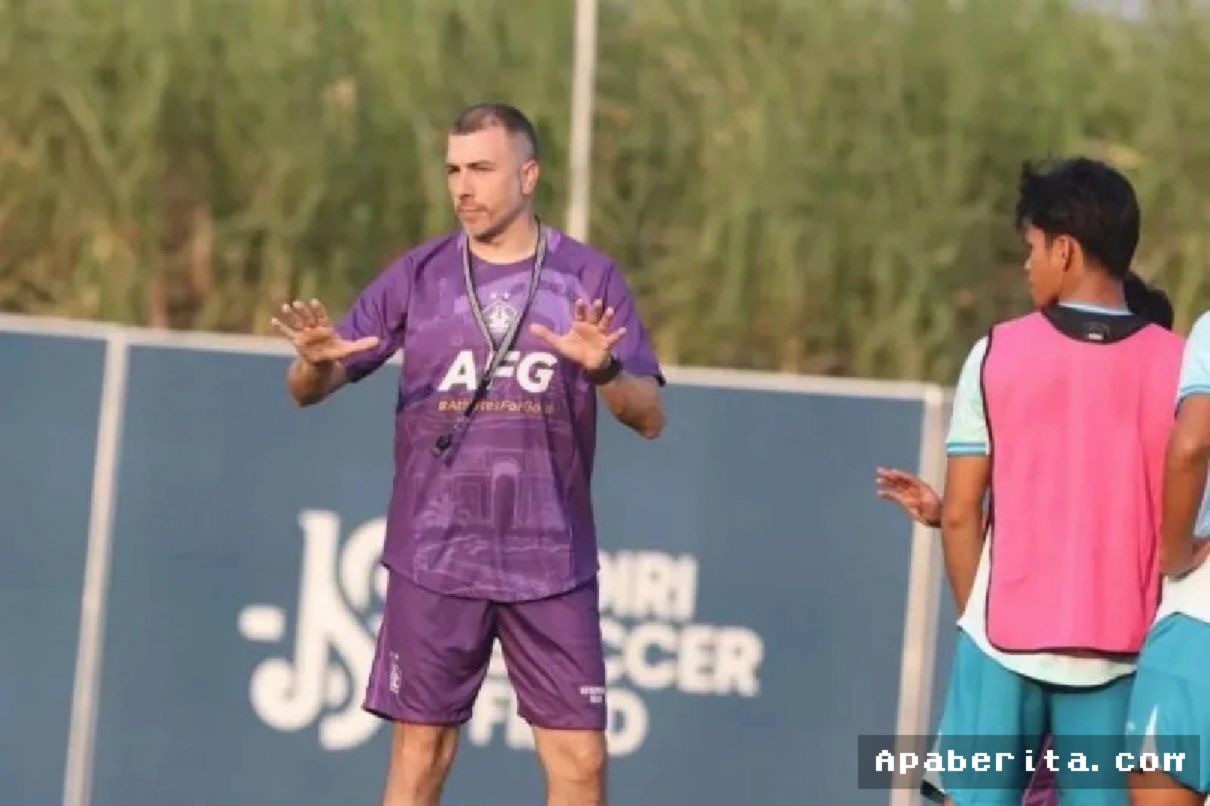 MALANG — Marcos Reina Optimistis Persik Kediri Curi Poin dari Arema FC