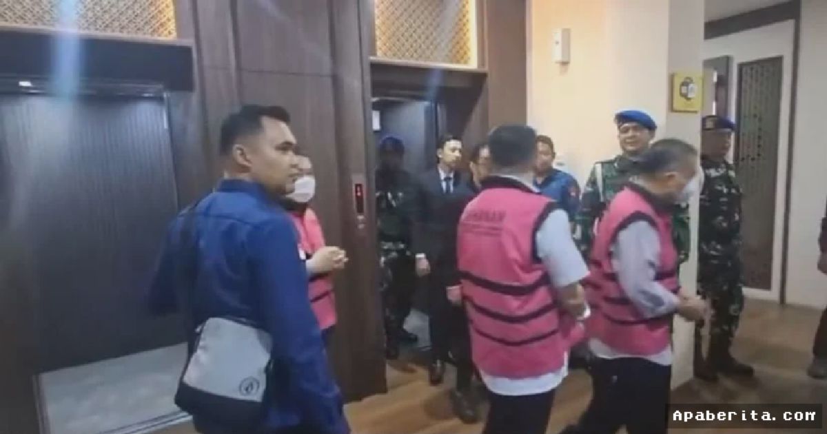 Kejagung Limpahkan Berkas Korupsi Tambang Bauksit Tersangka Aseng ke Jaksa