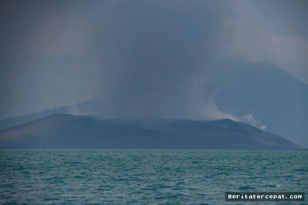 LAMPUNG — BRIN Sebut Anak Krakatau Masih Masa Inkubasi Erupsi