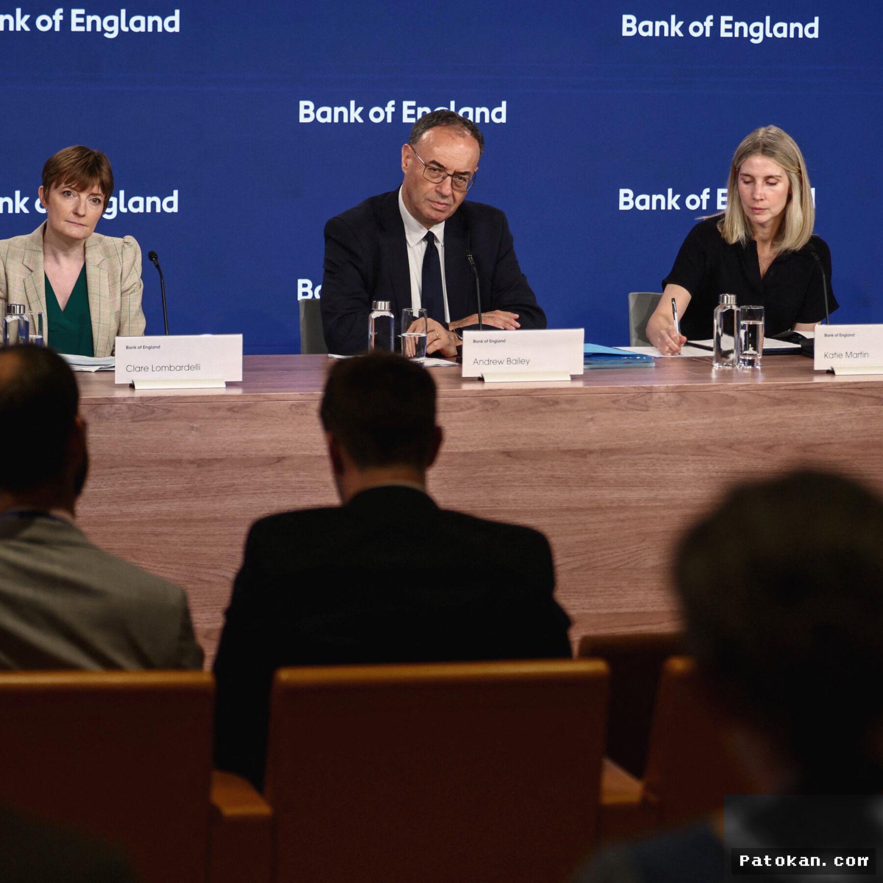 Bank of England Tahan Suku Bunga Utama di Tengah Ancaman Inflasi
