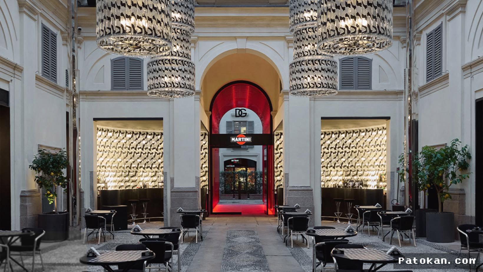 PARIS — Rumah Moda Mewah Kini Ekspansi ke Bisnis Kafe Gourmet