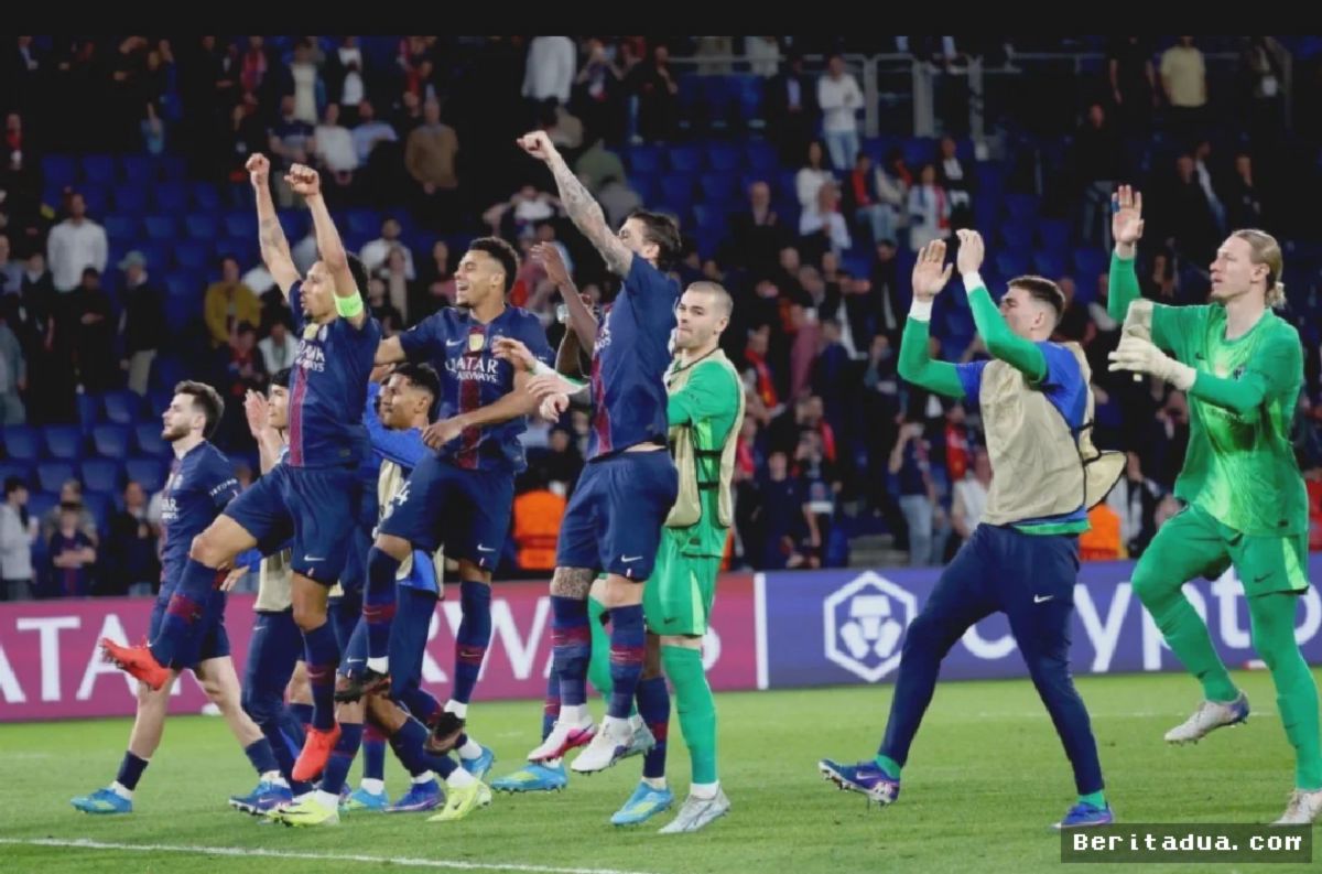 PARIS — PSG Lumat Slovan Bratislava 6-1 di Liga Champions