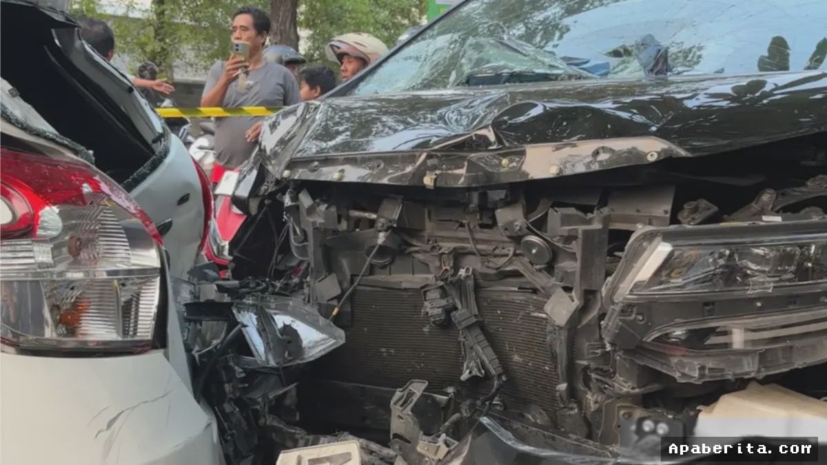 Polrestabes Surabaya Tetapkan Pengemudi Alphard Penabrak Belasan Kendaraan Tersangka