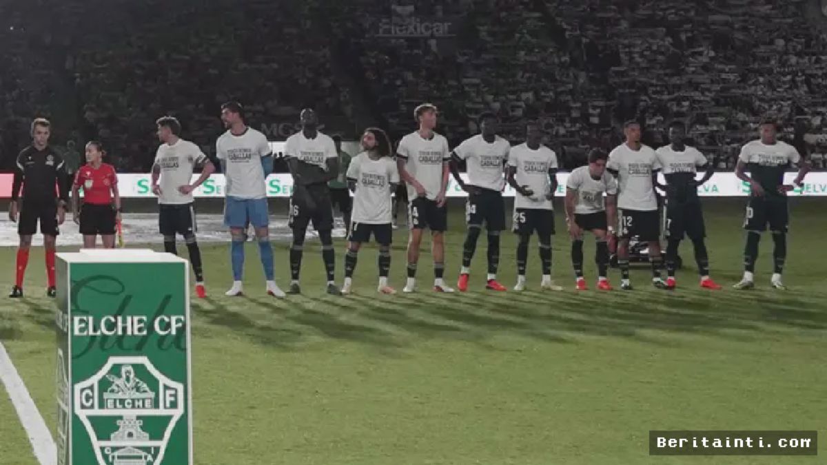 Real Madrid Kenakan Kaus Khusus Dukung Warga Ceuta di Elche
