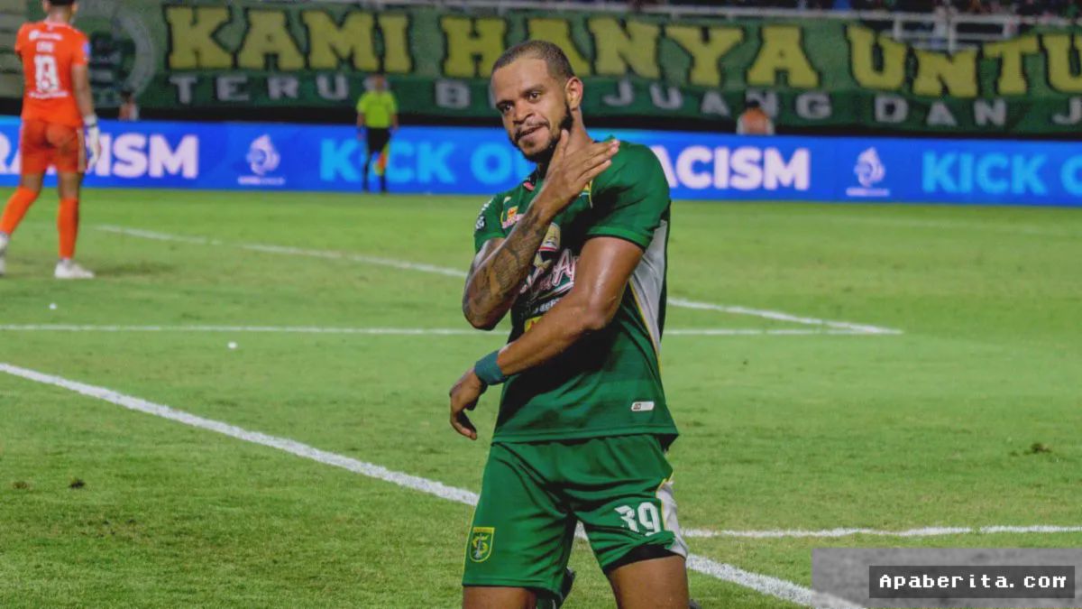 Alex Martins Cetak Gol Persebaya dan Ungkap Makna Selebrasi Bahu