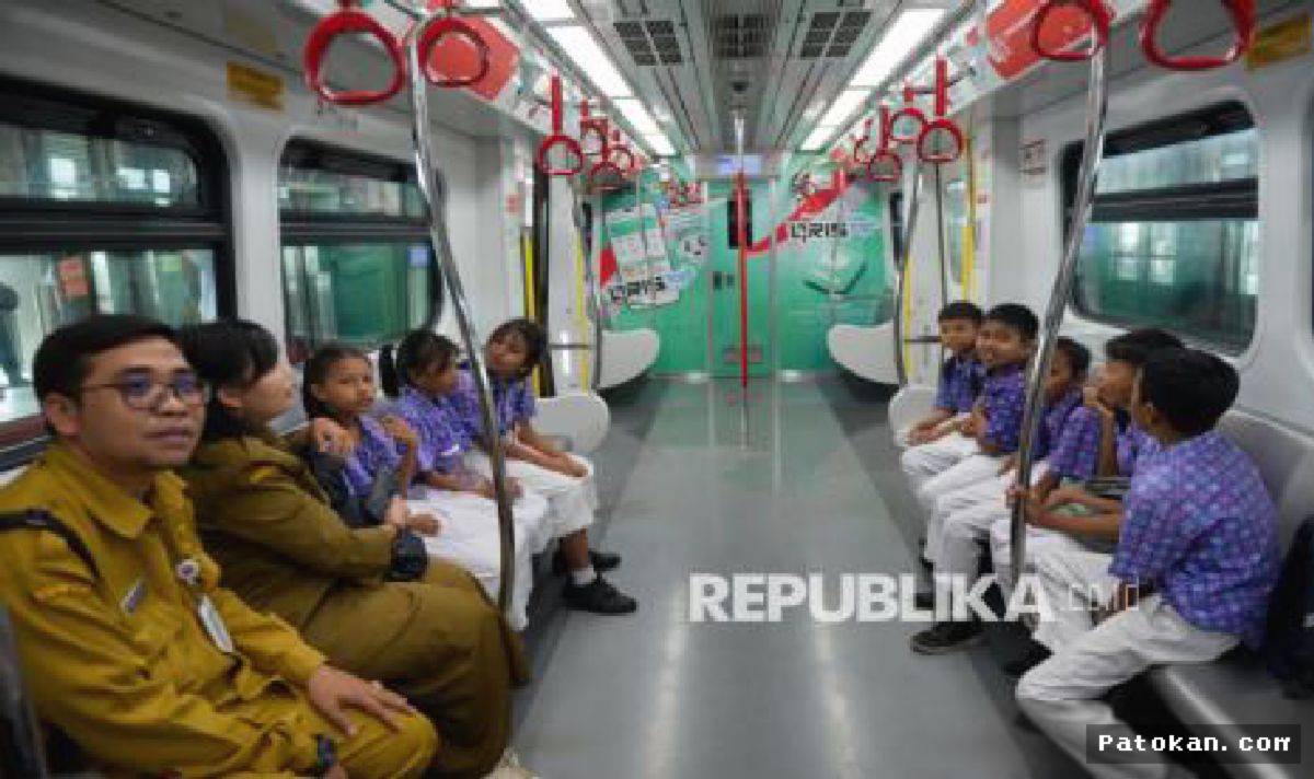 Prabowo Resmikan LRT Velodrome-Manggarai, Tarif Rp 8 Berlaku Delapan Hari