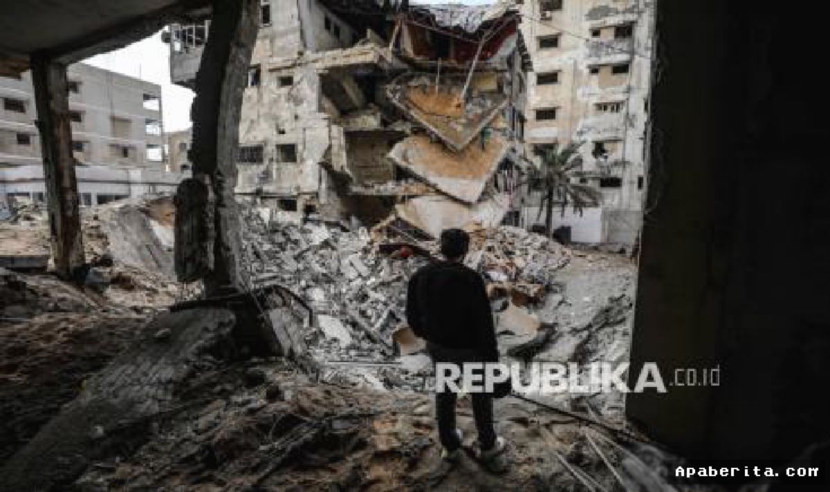 GAZA — Bangunan Rusak Runtuh Menimbun Puluhan Anak di Gaza