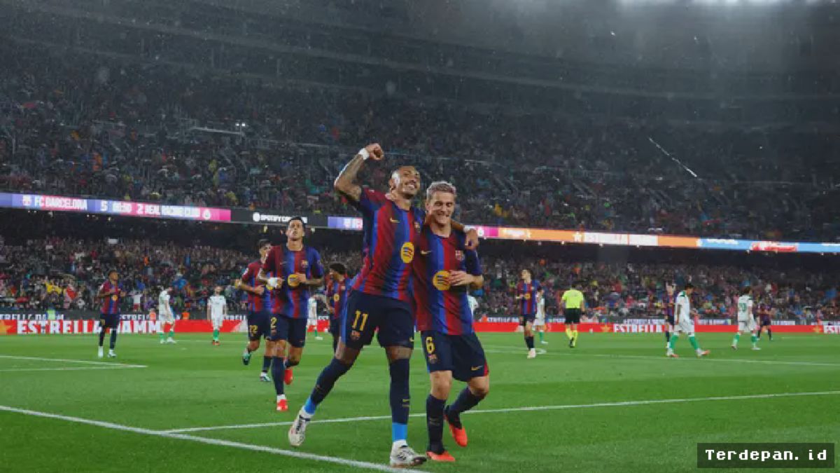 Raphinha dan Gavi Rayakan Gol Kemenangan Barcelona